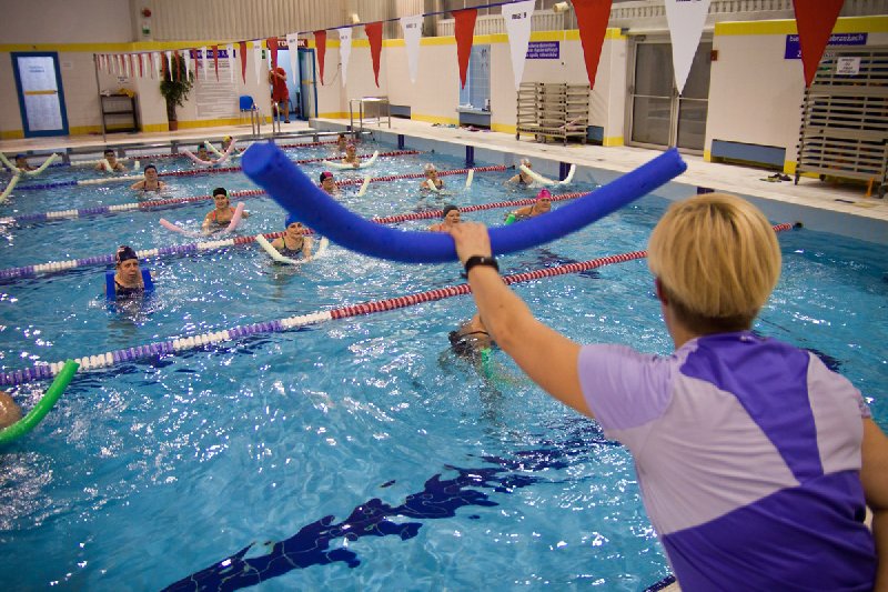 Aqua aerobik, różne kombinacje ćwiczeń